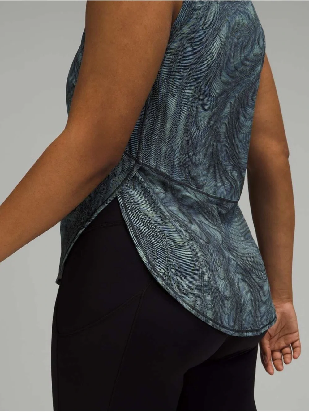 Lululemon Women Dimensional Icing Blue DWMM High Neck Split Hem Run Tank Top 4